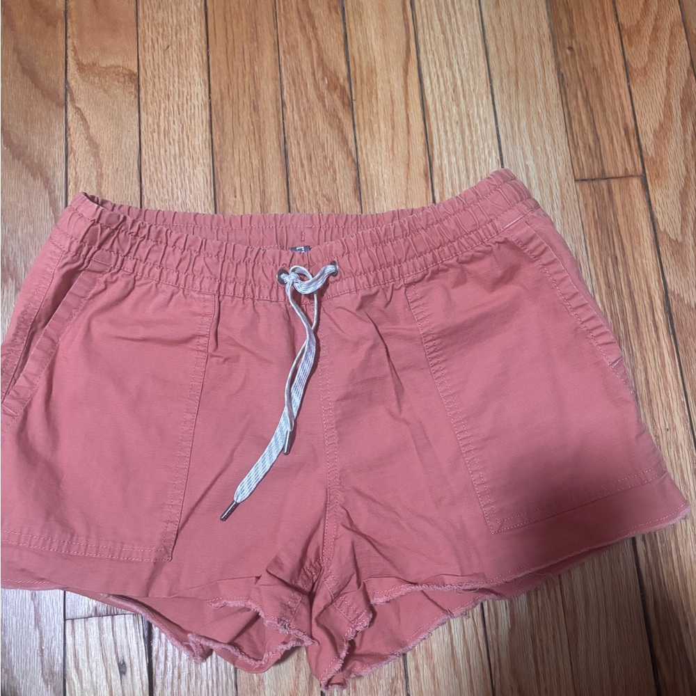 Vuori Women's Shorts - Rust
